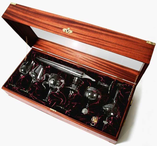 Дизайн стекла. Бокалы для вина Семь смертных грехов. 7 Deadly Glasses by Kacper Hamilton