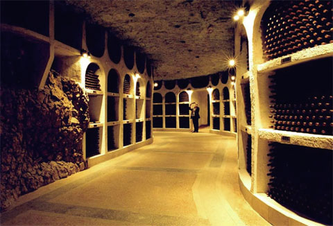 Винный туризм в Молдове. Знаменитые коллекции вин: Cricova