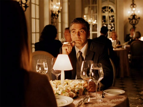 Кино и вино. Кадры из фильма Невыносимая жестокость. Джордж Клуни, Кэтрин Зета-Джонс и Шато Марго 1954